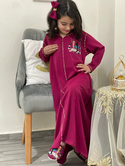جلابة بنات أنيقة بتطريز راقٍ – من 4 إلى 14 سنة